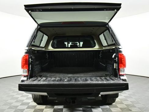 Used 2017 Toyota Tacoma Tacoma Double Cab image 25