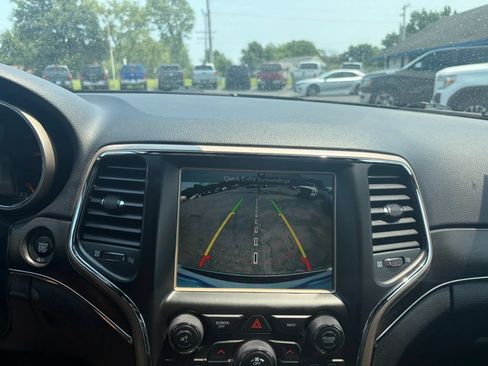 Used 2017 Jeep Grand Cherokee Limited AWD/4WD image 15