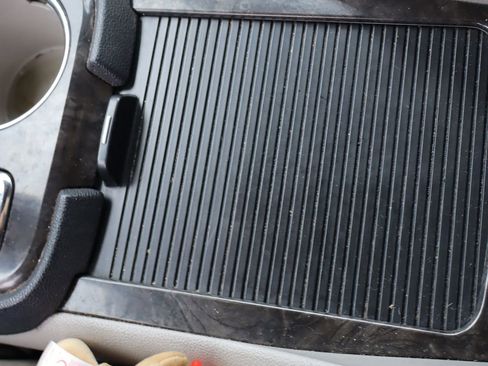 Used 2011 GMC Acadia Denali image 35