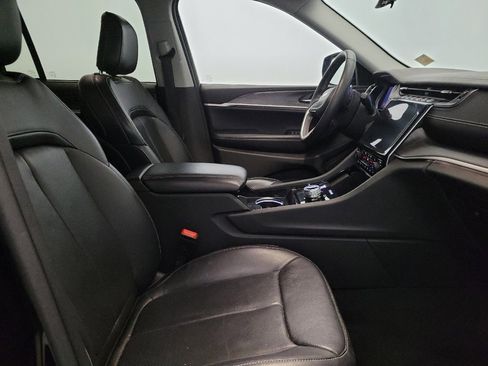 Used 2023 Jeep Grand Cherokee Limited w/ Luxury Tech Group II image 21