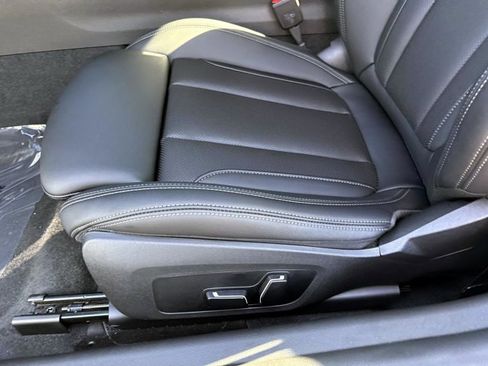 Used 2026 BMW M240i Coupe RWD image 13