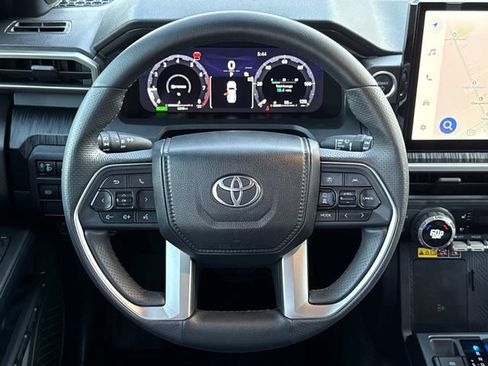 Used 2025 Toyota 4Runner Platinum AWD/4WD image 16