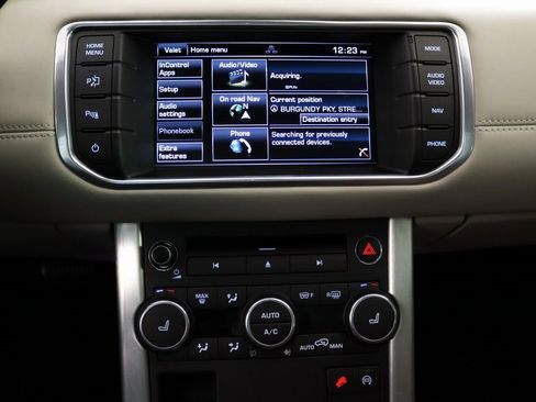 Used 2015 Land Rover Range Rover Evoque Prestige image 17