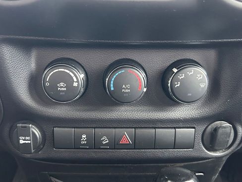 Used 2018 Jeep Wrangler Sport image 14