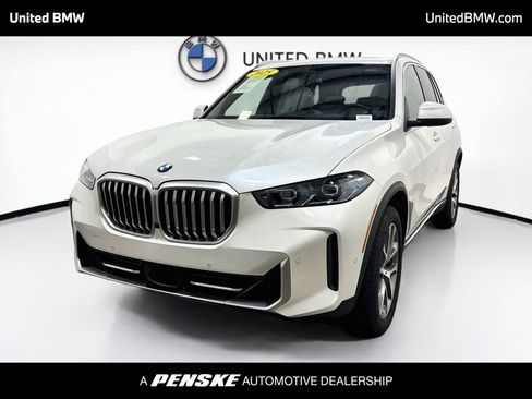 Used 2025 BMW X5 xDrive40i AWD/4WD image 1