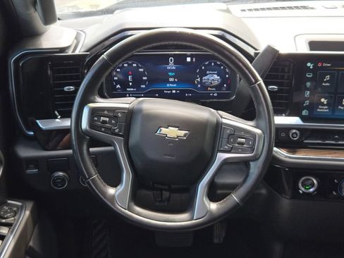 Used 2022 Chevrolet Silverado 1500 LT RWD image 14