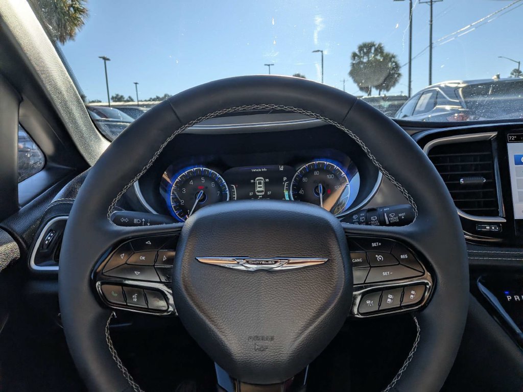 Used 2026 Chrysler Pacifica Select w/ S Appearance Package FWD image 22