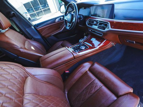 Used 2022 BMW ALPINA XB7 image 45