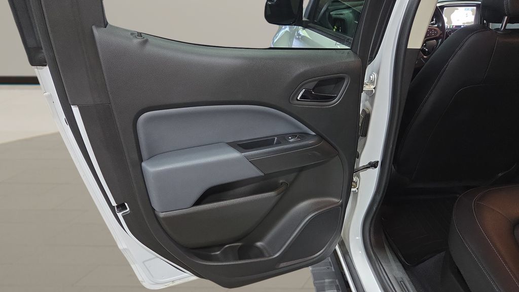 Used 2020 Chevrolet Colorado Z71 AWD/4WD image 18