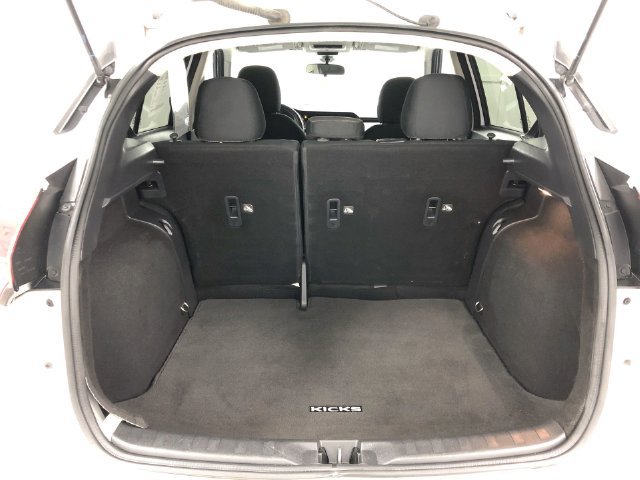 Used 2021 Nissan Kicks SV FWD image 38