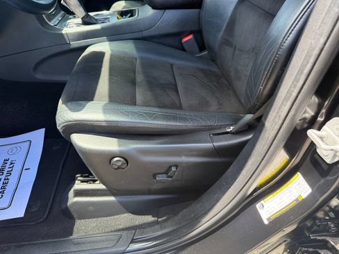 Used 2019 Jeep Grand Cherokee Altitude AWD/4WD image 13