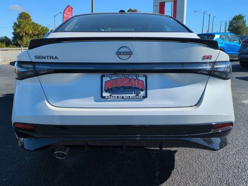 New 2026 Nissan Sentra SR w/ Floor Mat Package FWD image 5