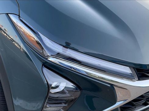 Used 2025 Chevrolet Trax LT w/ Driver Confidence Package FWD image 27