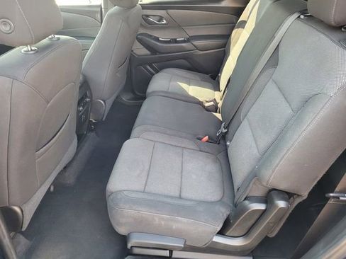 Used 2023 Chevrolet Traverse LT FWD image 8