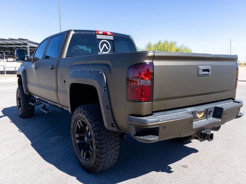 Used 2015 GMC Sierra 2500 Denali w/ Duramax Plus Package AWD/4WD image 3