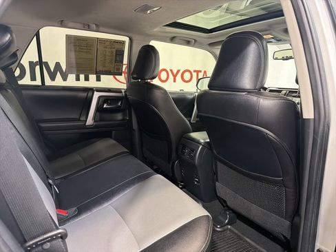 Used 2018 Toyota 4Runner SR5 Premium AWD/4WD image 13