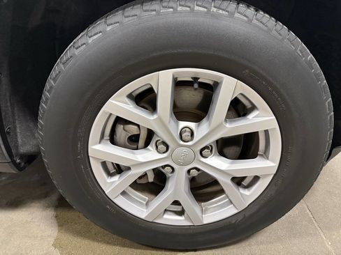 Used 2022 Jeep Grand Cherokee L Limited w/ Luxury Tech Group II image 8