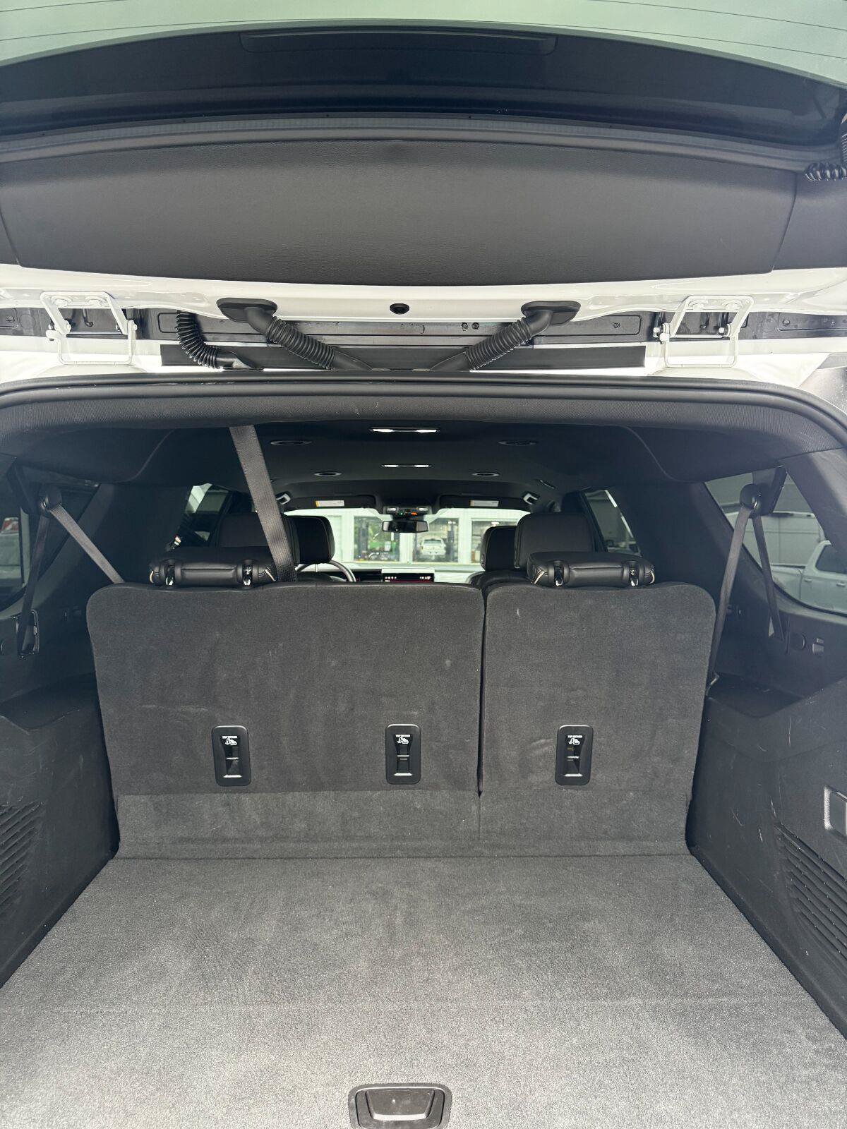 Used 2025 GMC Yukon XL Elevation w/ LPO, Floor Liner Package RWD image 28