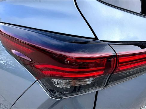 Certified 2024 Toyota Highlander Platinum AWD/4WD image 26