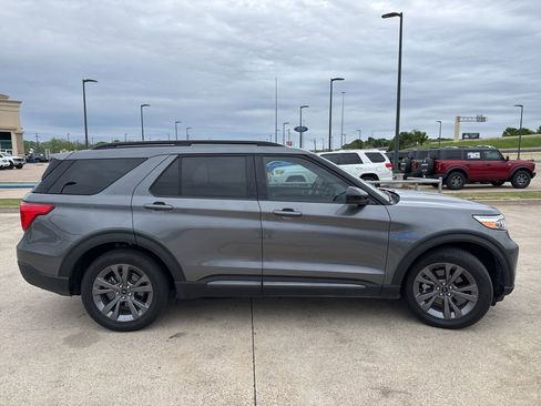 Used 2023 Ford Explorer XLT w/ Equipment Group 202A image 17