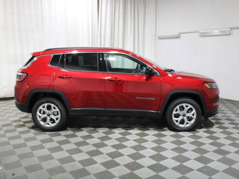 New 2025 Jeep Compass Latitude w/ Convenience Group image 32
