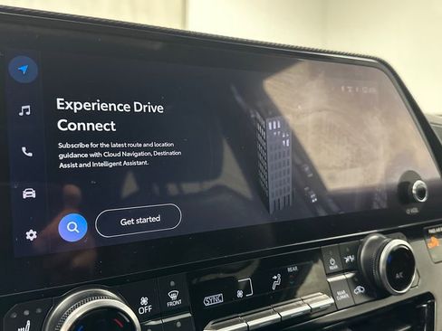 Used 2023 Toyota Highlander XSE image 28