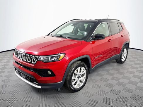 Used 2025 Jeep Compass Limited AWD/4WD image 3