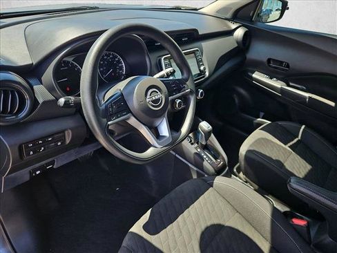 Used 2022 Nissan Kicks S FWD image 12