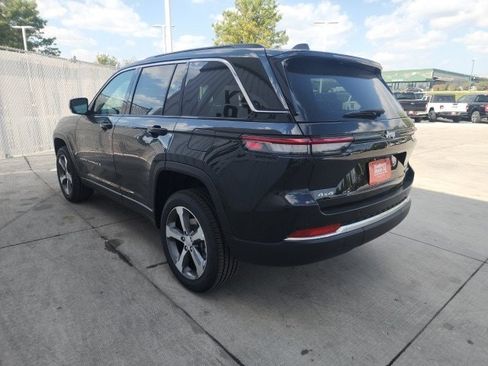 New 2025 Jeep Grand Cherokee Limited image 25