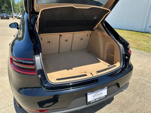 Used 2017 Porsche Macan AWD/4WD image 12