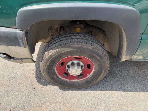 Used 2006 Chevrolet Silverado 2500 W/T RWD image 12