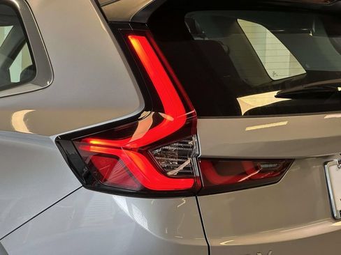 Used 2023 Honda CR-V LX image 12