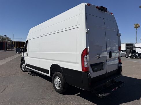 Used 2025 RAM ProMaster 3500 FWD image 4