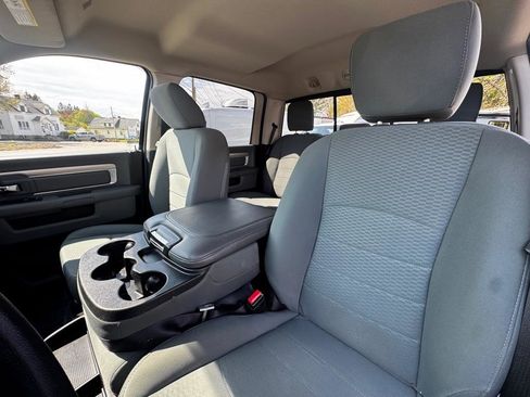 Used 2018 RAM 1500 Classic SLT AWD/4WD image 12
