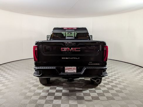 Used 2026 GMC Sierra 2500 Denali AWD/4WD image 4