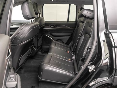 Used 2023 Jeep Grand Cherokee 4WD 4xe image 31