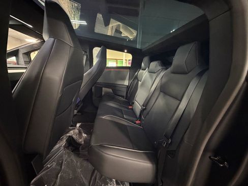 Used 2024 Tesla Cybertruck AWD Crew Cab image 12