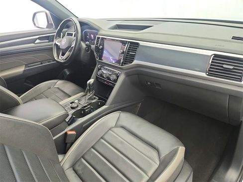 Used 2021 Volkswagen Atlas Cross Sport SEL Premium image 24