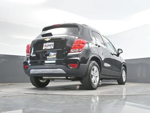 Used 2019 Chevrolet Trax LT w/ LT Convenience Package FWD image 43
