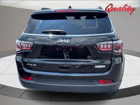 Used 2024 Jeep Compass Latitude AWD/4WD image 4