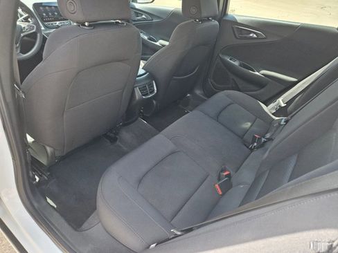 Used 2024 Chevrolet Malibu LT FWD image 11