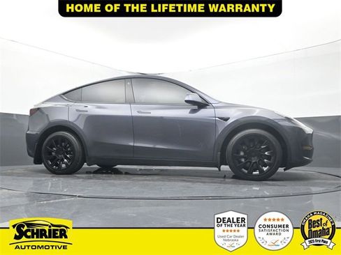 Used 2022 Tesla Model Y Long Range image 58