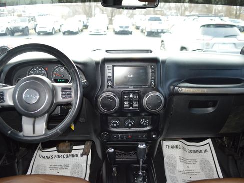 Used 2013 Jeep Wrangler Unlimited Sahara image 17