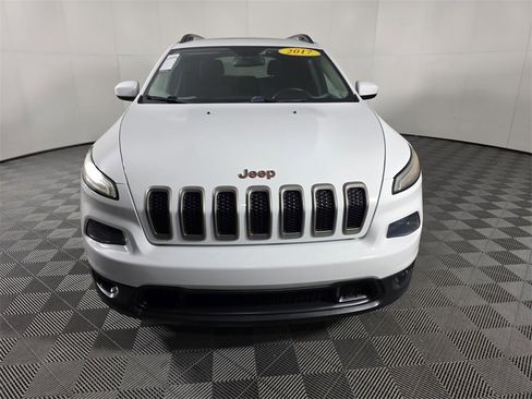 Used 2017 Jeep Cherokee Latitude w/ Comfort & Sound Group image 3