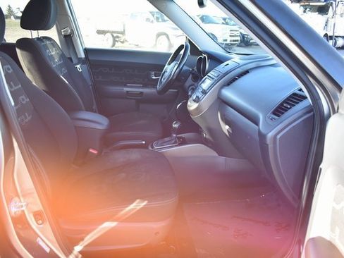 Used 2013 Kia Soul + w/ Audio Pkg image 35