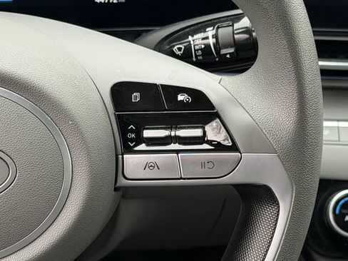 Used 2024 Hyundai Elantra SEL image 14