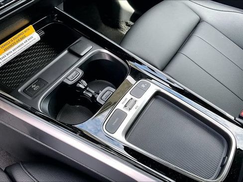 New 2026 Mercedes-Benz GLB 250 4MATIC image 9
