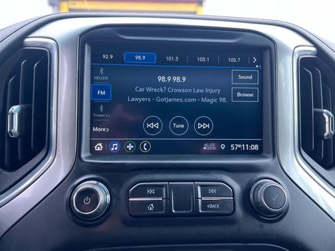 Used 2021 Chevrolet Silverado 1500 LT AWD/4WD image 16