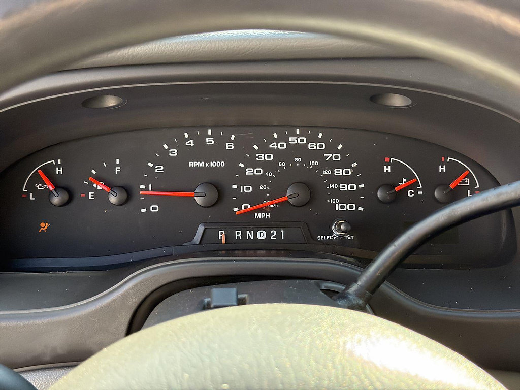 Used 2008 Ford E-350 and Econoline 350 XLT RWD image 10
