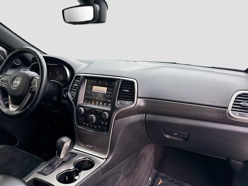 Used 2017 Jeep Grand Cherokee Altitude RWD image 30